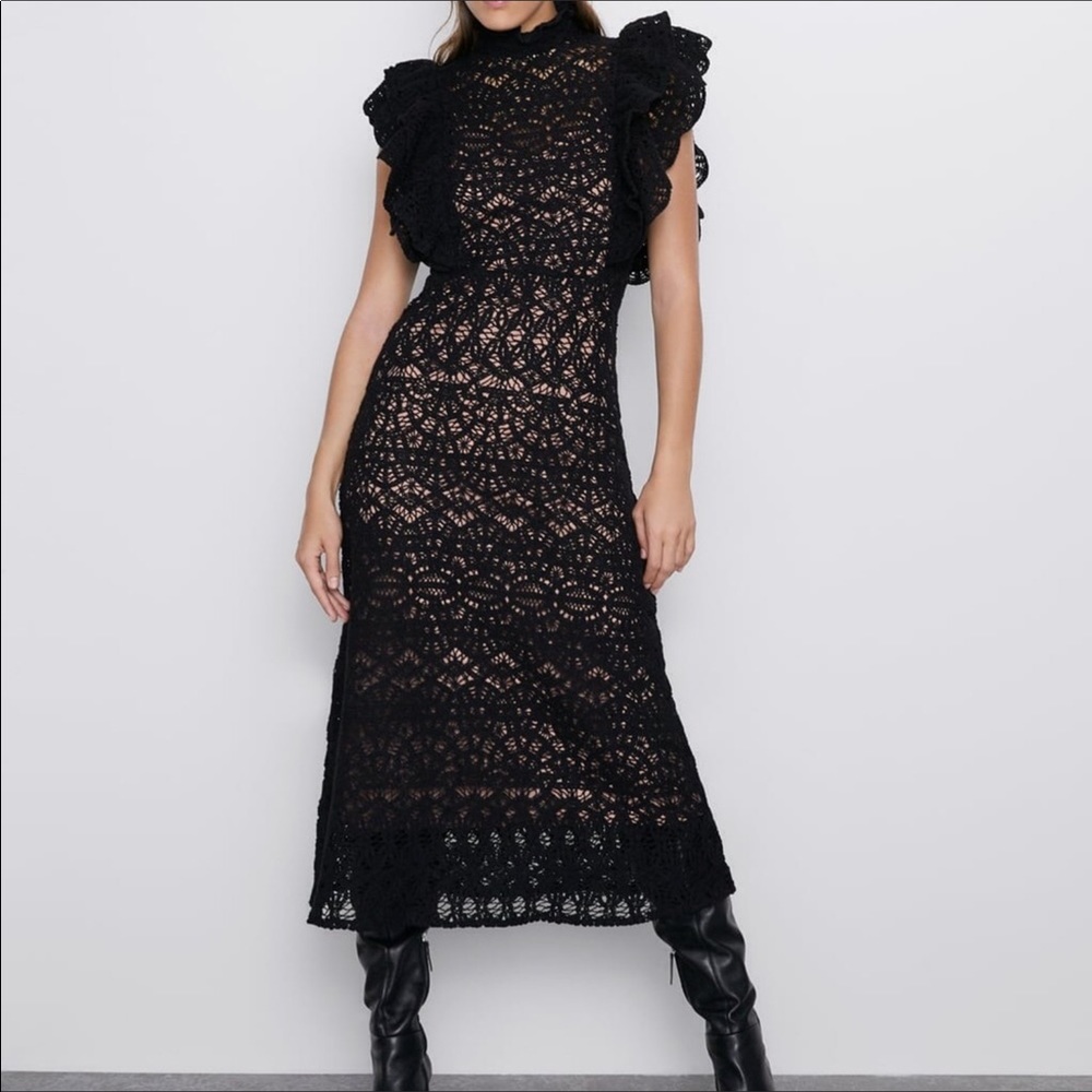 NWOT Zara black crochet ruffle sleeve dress, Sz L